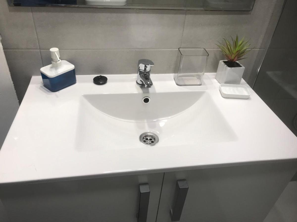 Apartamento Con Encanto 'Larios Luxy' Apartment Malaga Luaran gambar